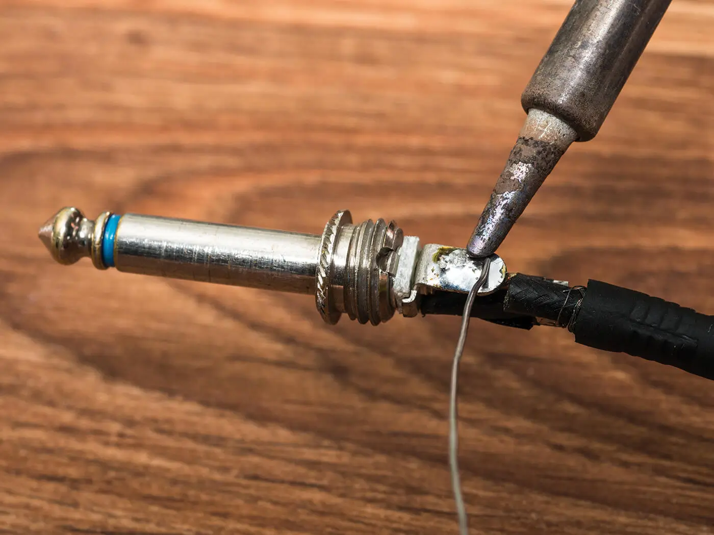 como deve ficar a solda no tip do conector p10